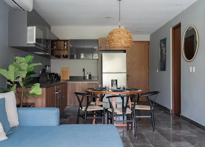 Paramar Black Apartment
