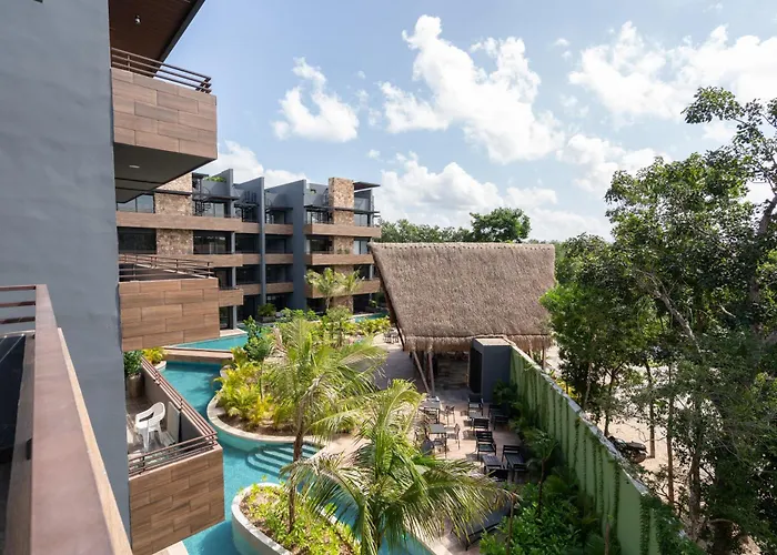 Paramar Black Apartment