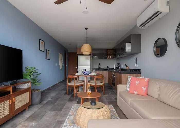 Apartment Paramar Black *
