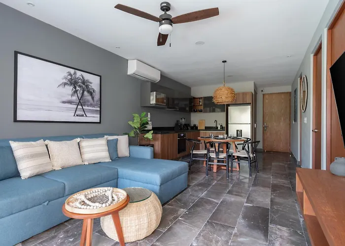 Apartment Paramar Black *