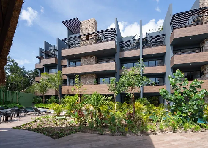 Apartment Paramar Black