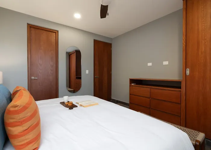 Paramar Black Apartment